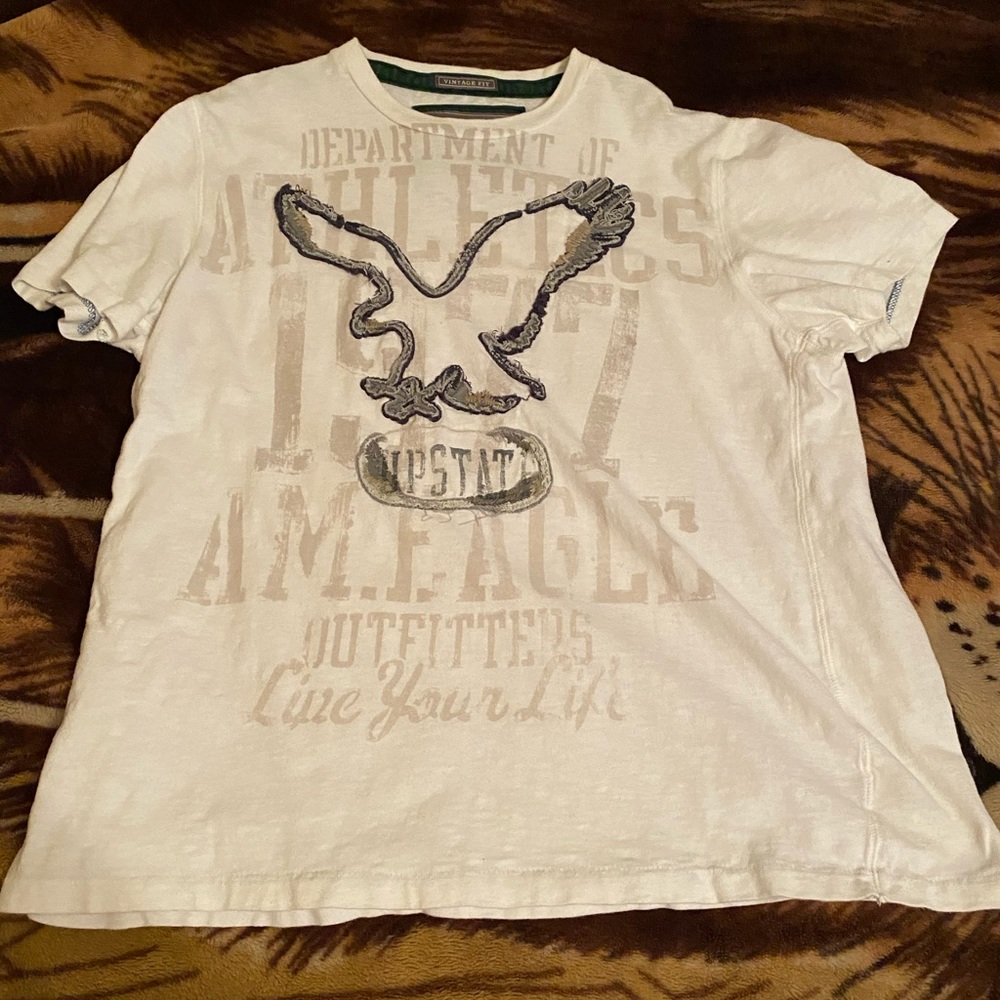 AMERICAN EAGLE T-SHIRT